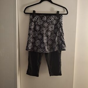 She Show Women's Black and White Floral Women's Skirt With Leggings